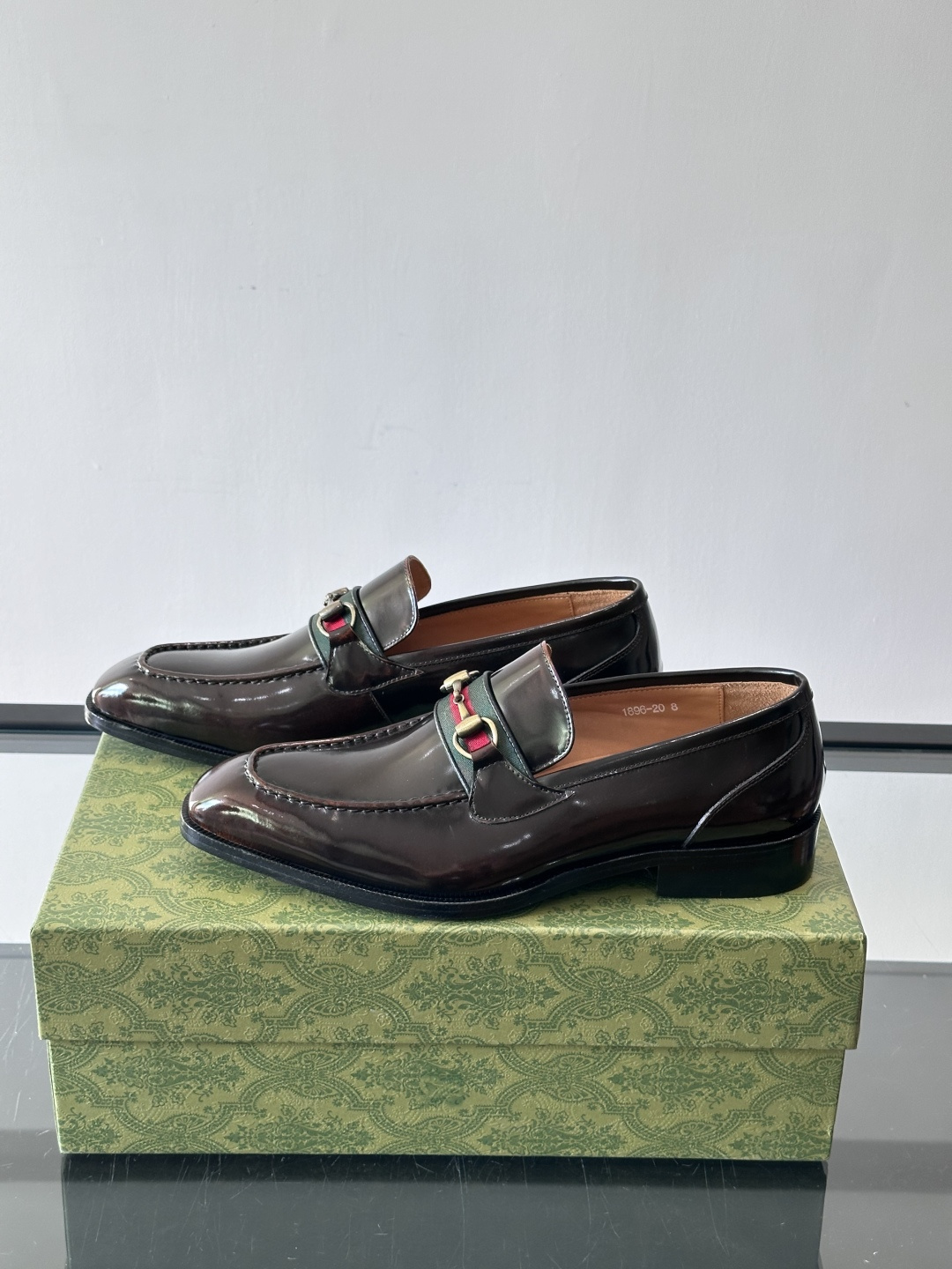 gucci 男士商务小皮鞋，上脚非常好看！精品商务休闲皮鞋💥💥真皮大底产品意大利进口牛皮制作🐂进口水染牛