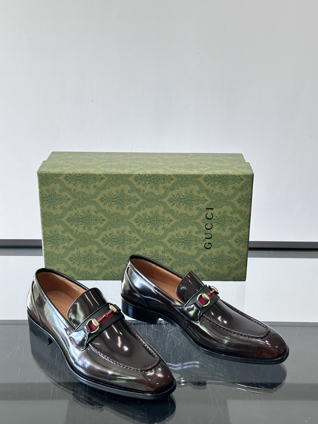 gucci 男士商务小皮鞋，上脚非常好看！精品商务休闲皮鞋💥💥真皮大底产品意大利进口牛皮制作🐂进口水染牛