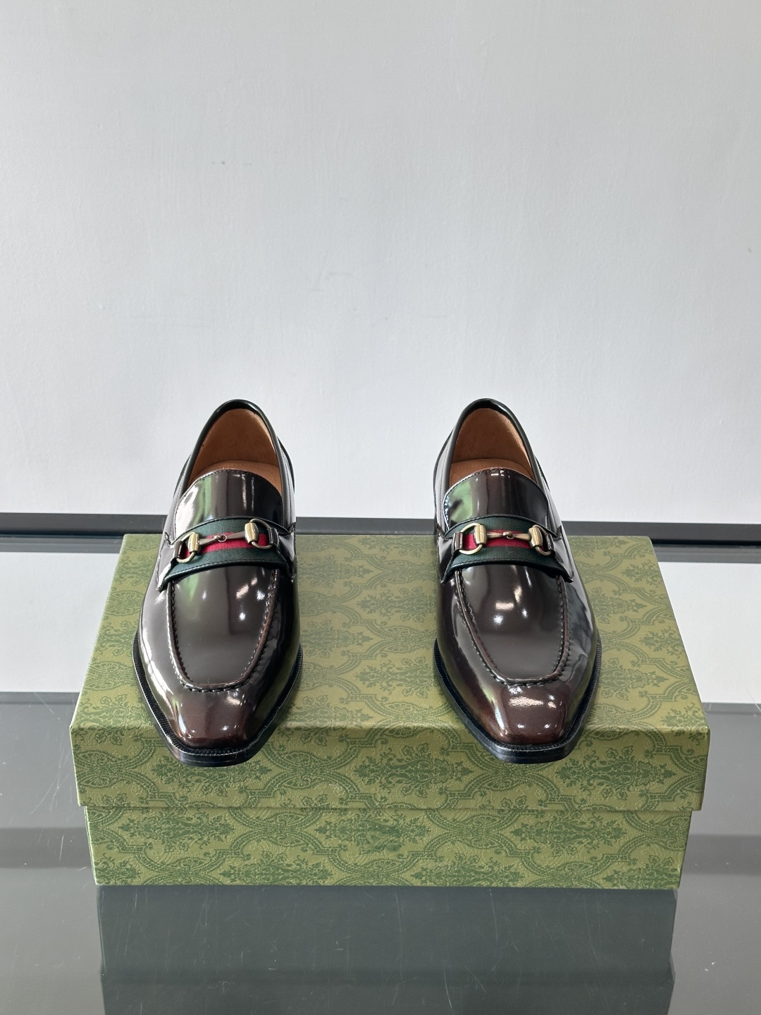 gucci 男士商务小皮鞋，上脚非常好看！精品商务休闲皮鞋💥💥真皮大底产品意大利进口牛皮制作🐂进口水染牛