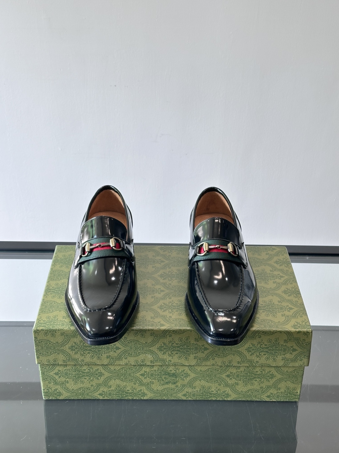 gucci 男士商务小皮鞋，上脚非常好看！精品商务休闲皮鞋💥💥真皮大底产品意大利进口牛皮制作🐂进口水染牛