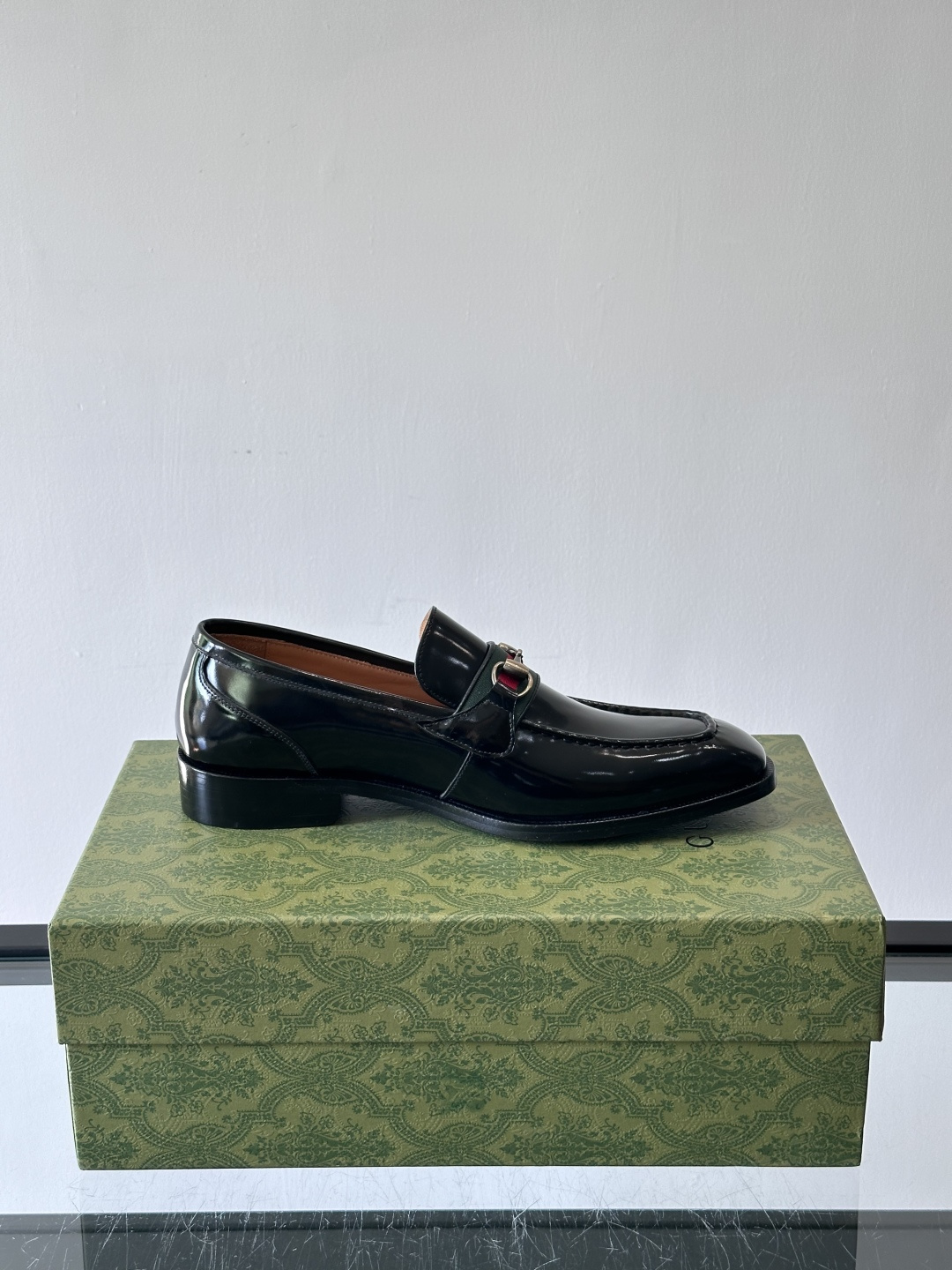 gucci 男士商务小皮鞋，上脚非常好看！精品商务休闲皮鞋💥💥真皮大底产品意大利进口牛皮制作🐂进口水染牛