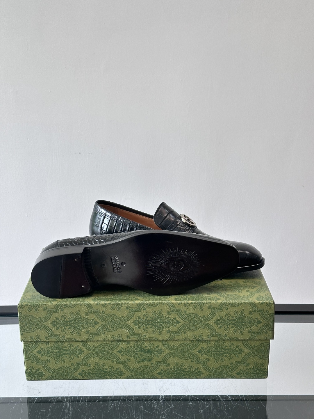 gucci 男士商务小皮鞋，上脚非常好看！精品商务休闲皮鞋💥💥真皮大底产品意大利进口牛皮制作🐂进口水染牛