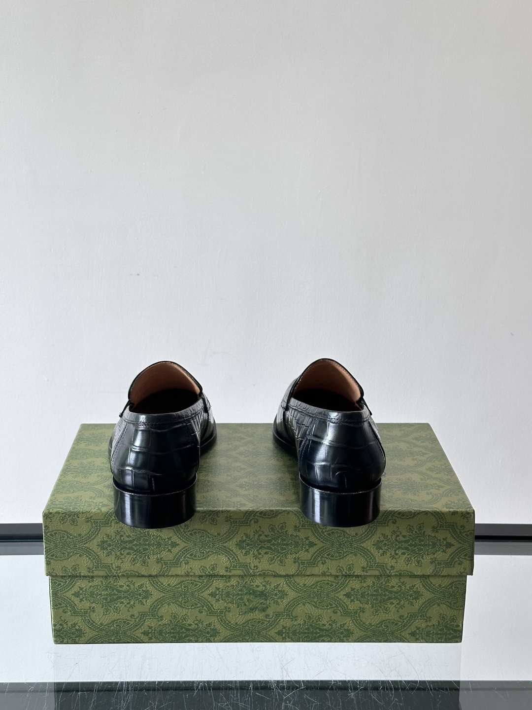 gucci 男士商务小皮鞋，上脚非常好看！精品商务休闲皮鞋💥💥真皮大底产品意大利进口牛皮制作🐂进口水染牛