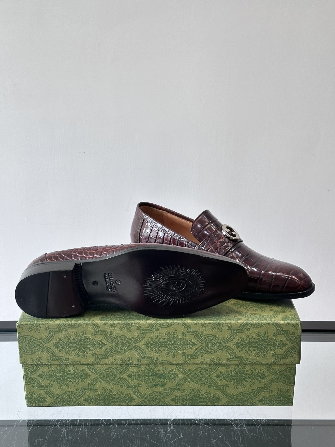 gucci 男士商务小皮鞋，上脚非常好看！精品商务休闲皮鞋💥💥真皮大底产品意大利进口牛皮制作🐂进口水染牛