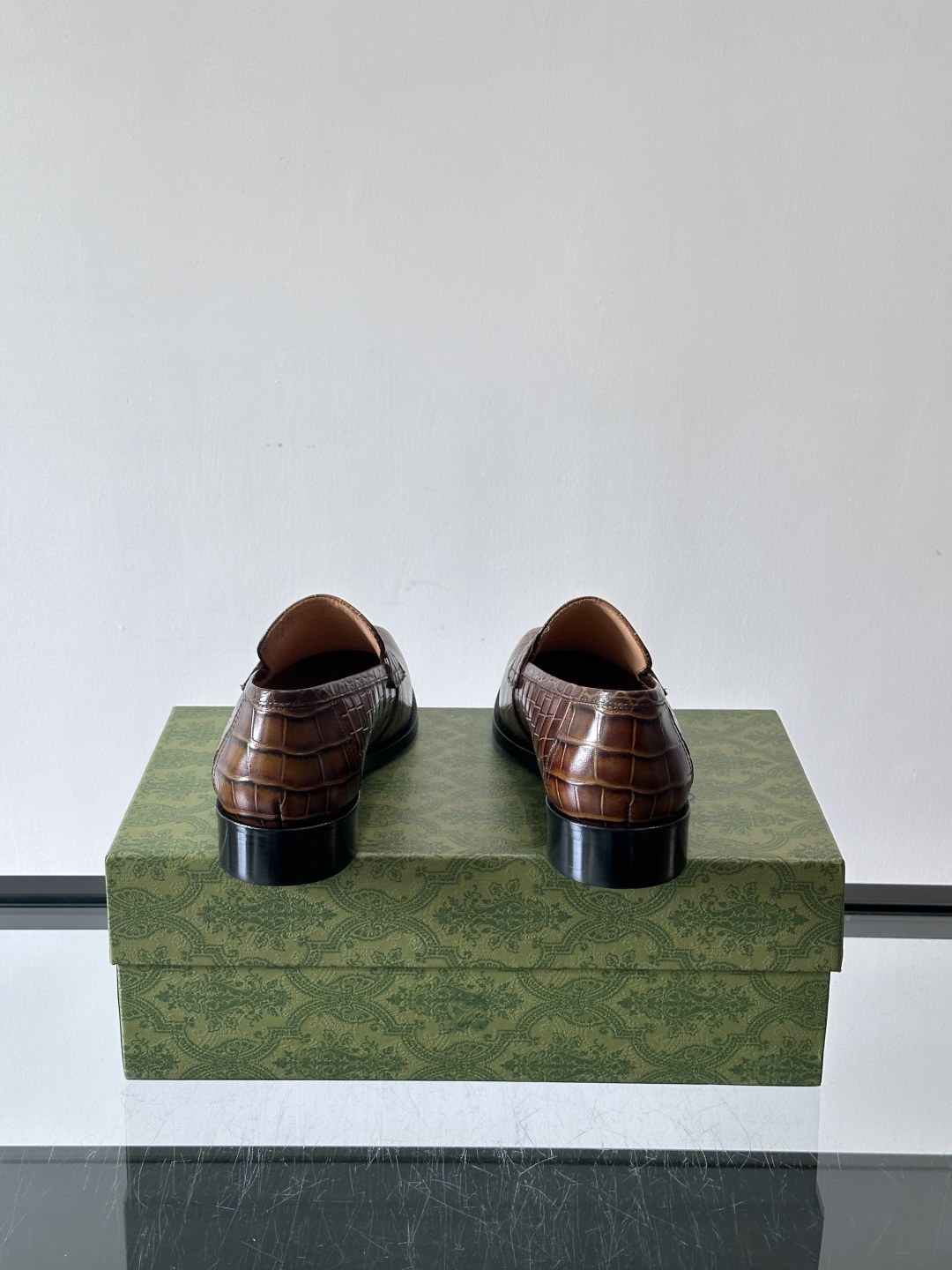 gucci 男士商务小皮鞋，上脚非常好看！精品商务休闲皮鞋💥💥真皮大底产品意大利进口牛皮制作🐂进口水染牛