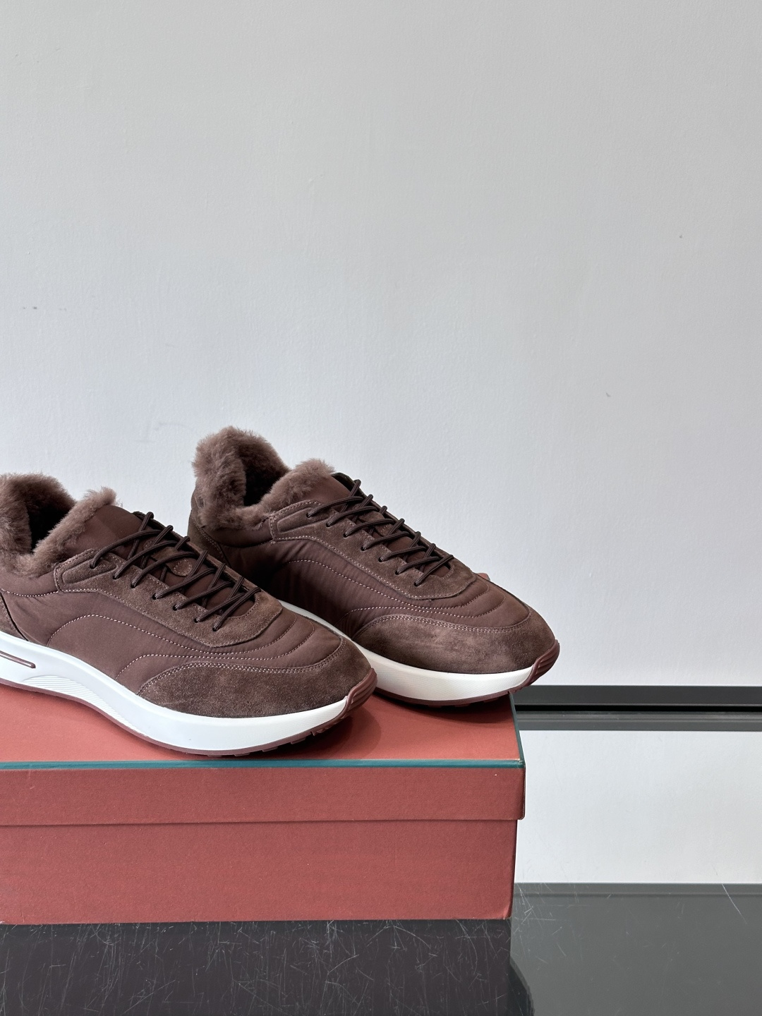 Loro Piana小众诺优翩雅经典款慢跑鞋，加绒内里。情侣款系带休闲鞋运动鞋，高品质轻便舒适面料，户外