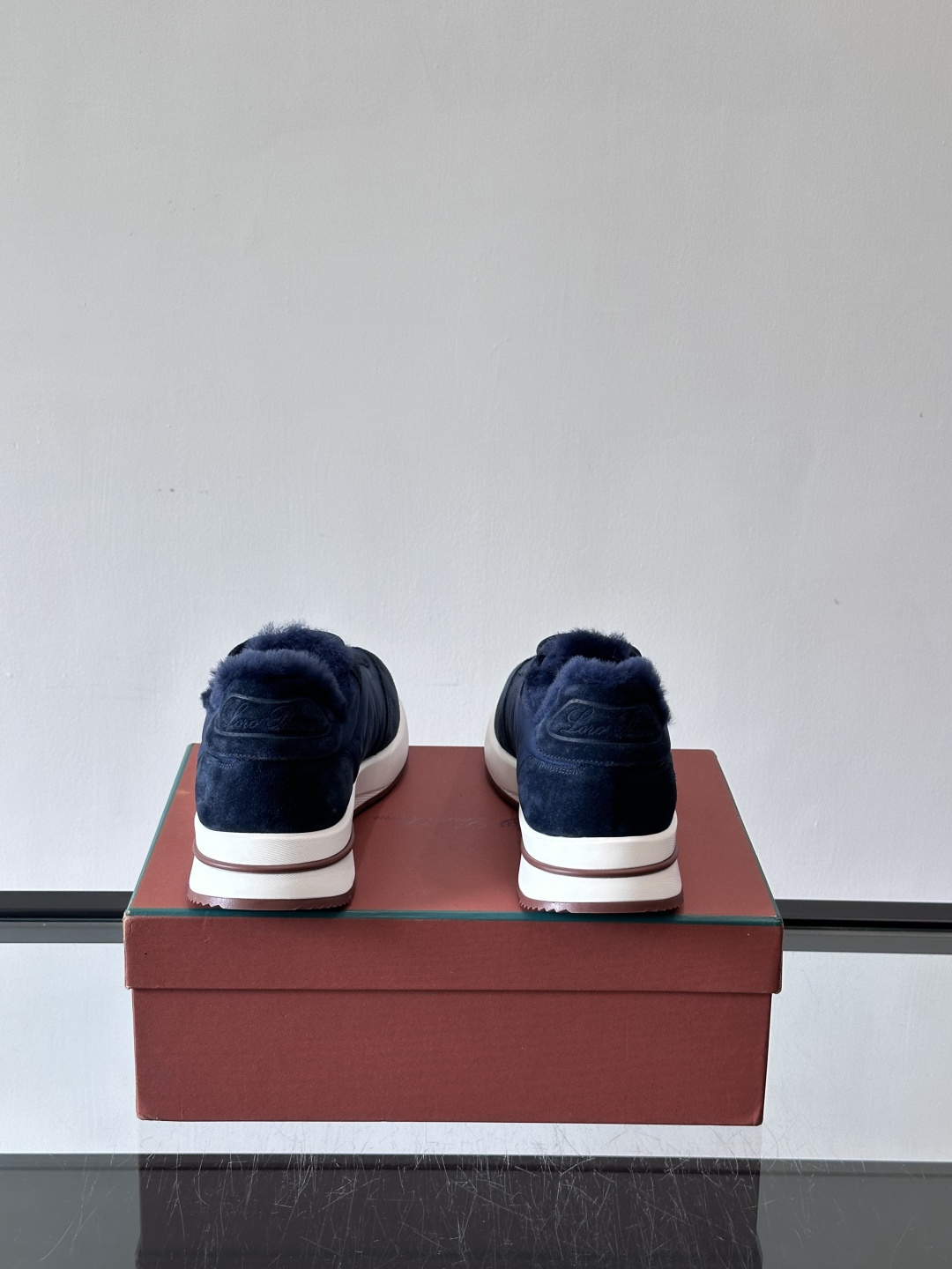 Loro Piana小众诺优翩雅经典款慢跑鞋，加绒内里。情侣款系带休闲鞋运动鞋，高品质轻便舒适面料，户外