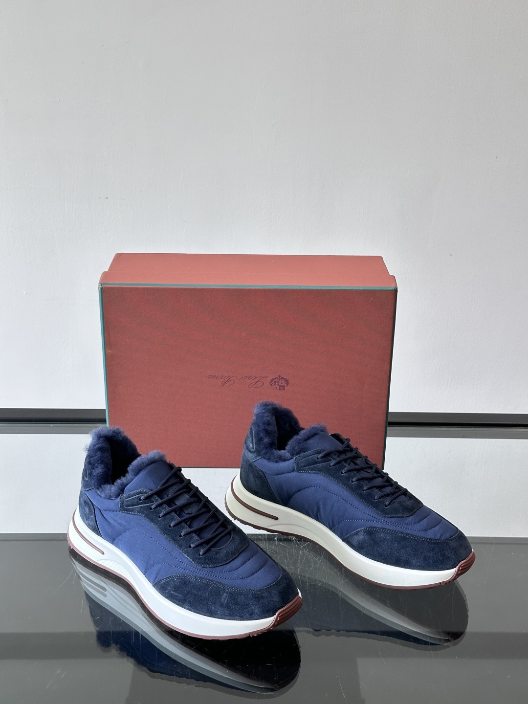 Loro Piana小众诺优翩雅经典款慢跑鞋，加绒内里。情侣款系带休闲鞋运动鞋，高品质轻便舒适面料，户外