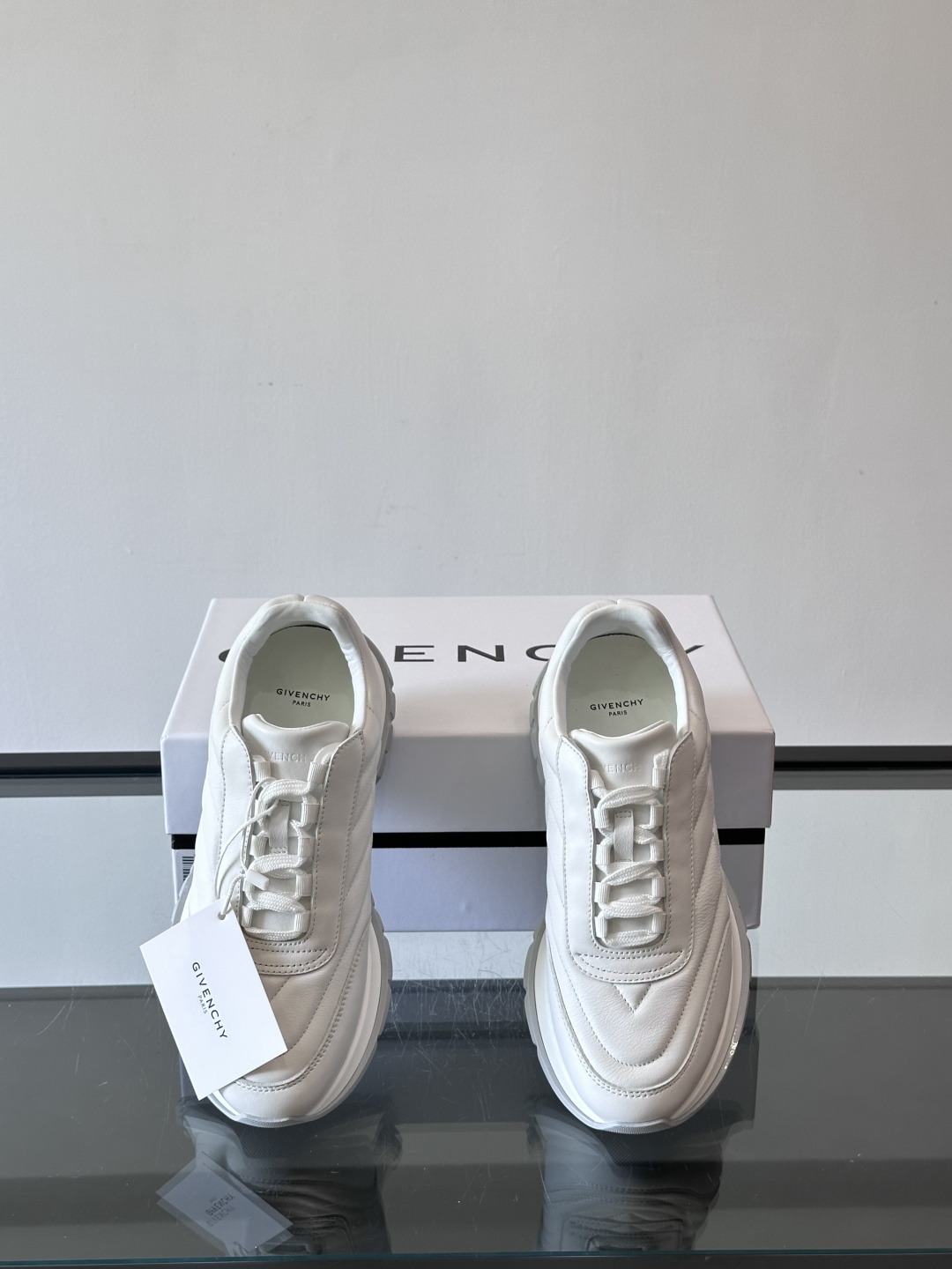 GIVENCH*纪梵希全新系列男鞋通体牛皮设计 易打理✅鞋带才用弹力设计 易穿着✅脚感好✅ 超轻盈✅包裹