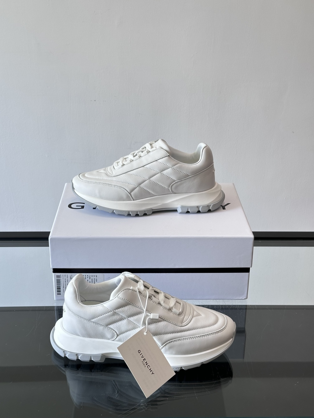 GIVENCH*纪梵希全新系列男鞋通体牛皮设计 易打理✅鞋带才用弹力设计 易穿着✅脚感好✅ 超轻盈✅包裹