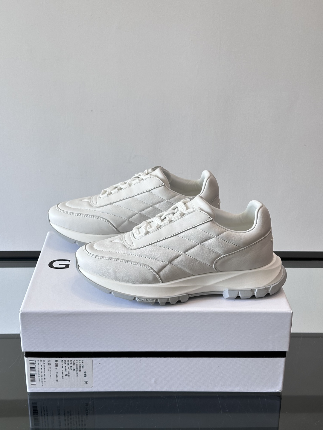 GIVENCH*纪梵希全新系列男鞋通体牛皮设计 易打理✅鞋带才用弹力设计 易穿着✅脚感好✅ 超轻盈✅包裹