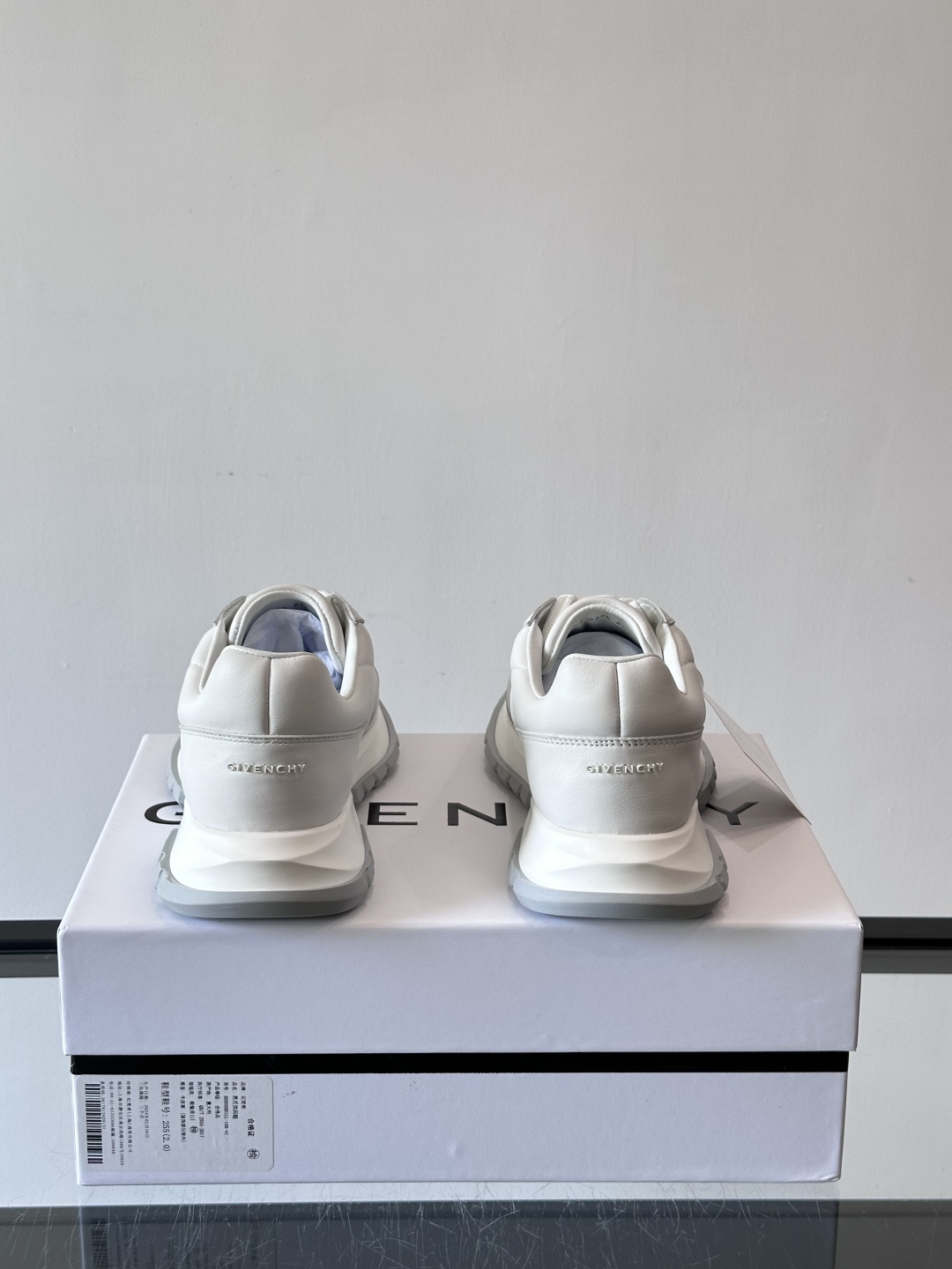 GIVENCH*纪梵希全新系列男鞋通体牛皮设计 易打理✅鞋带才用弹力设计 易穿着✅脚感好✅ 超轻盈✅包裹