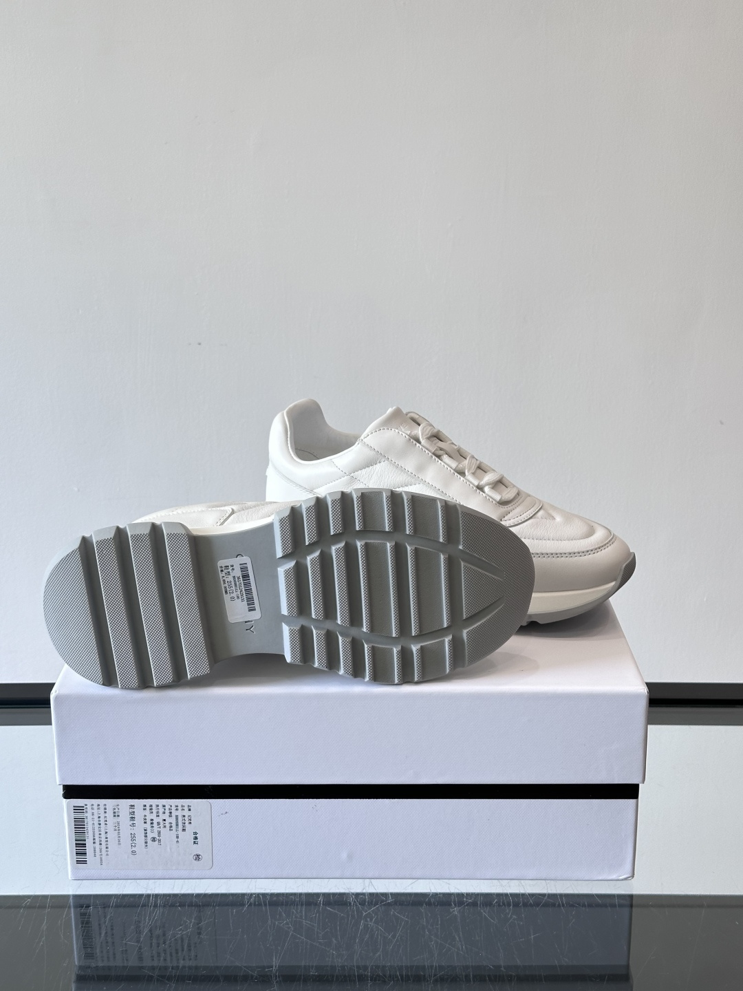 GIVENCH*纪梵希全新系列男鞋通体牛皮设计 易打理✅鞋带才用弹力设计 易穿着✅脚感好✅ 超轻盈✅包裹