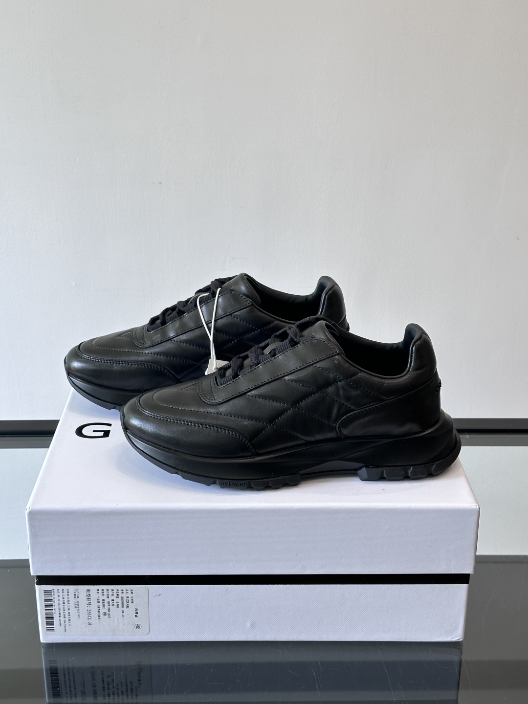 GIVENCH*纪梵希全新系列男鞋通体牛皮设计 易打理✅鞋带才用弹力设计 易穿着✅脚感好✅ 超轻盈✅包裹