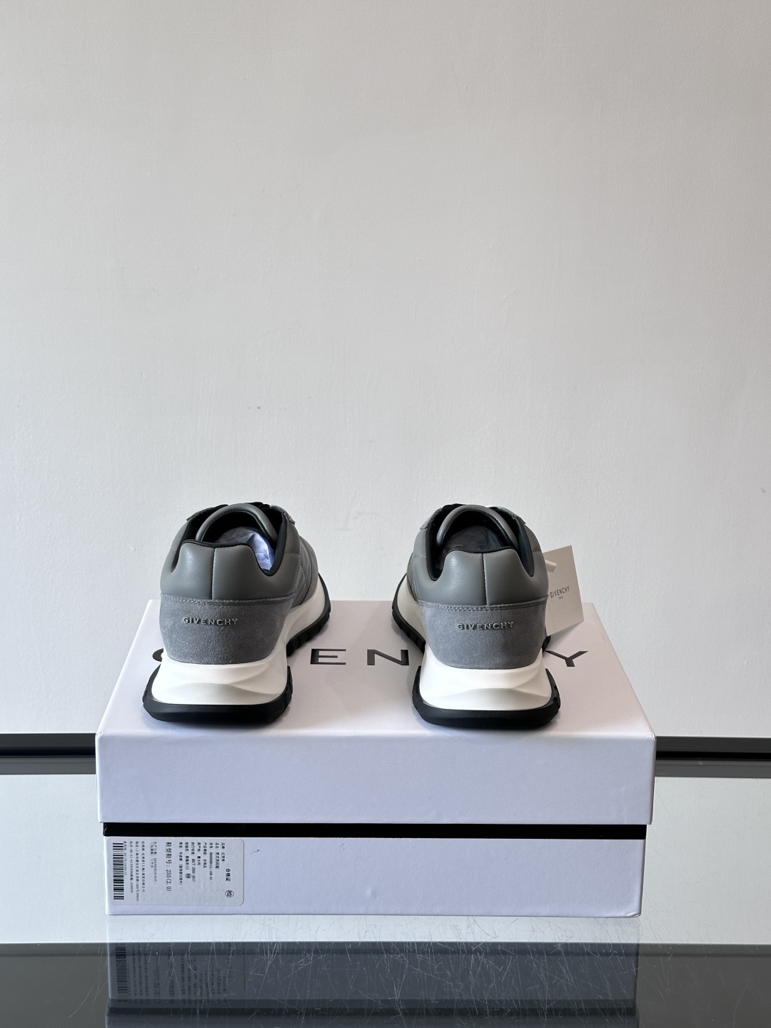 GIVENCH*纪梵希全新系列男鞋通体牛皮设计 易打理✅鞋带才用弹力设计 易穿着✅脚感好✅ 超轻盈✅包裹