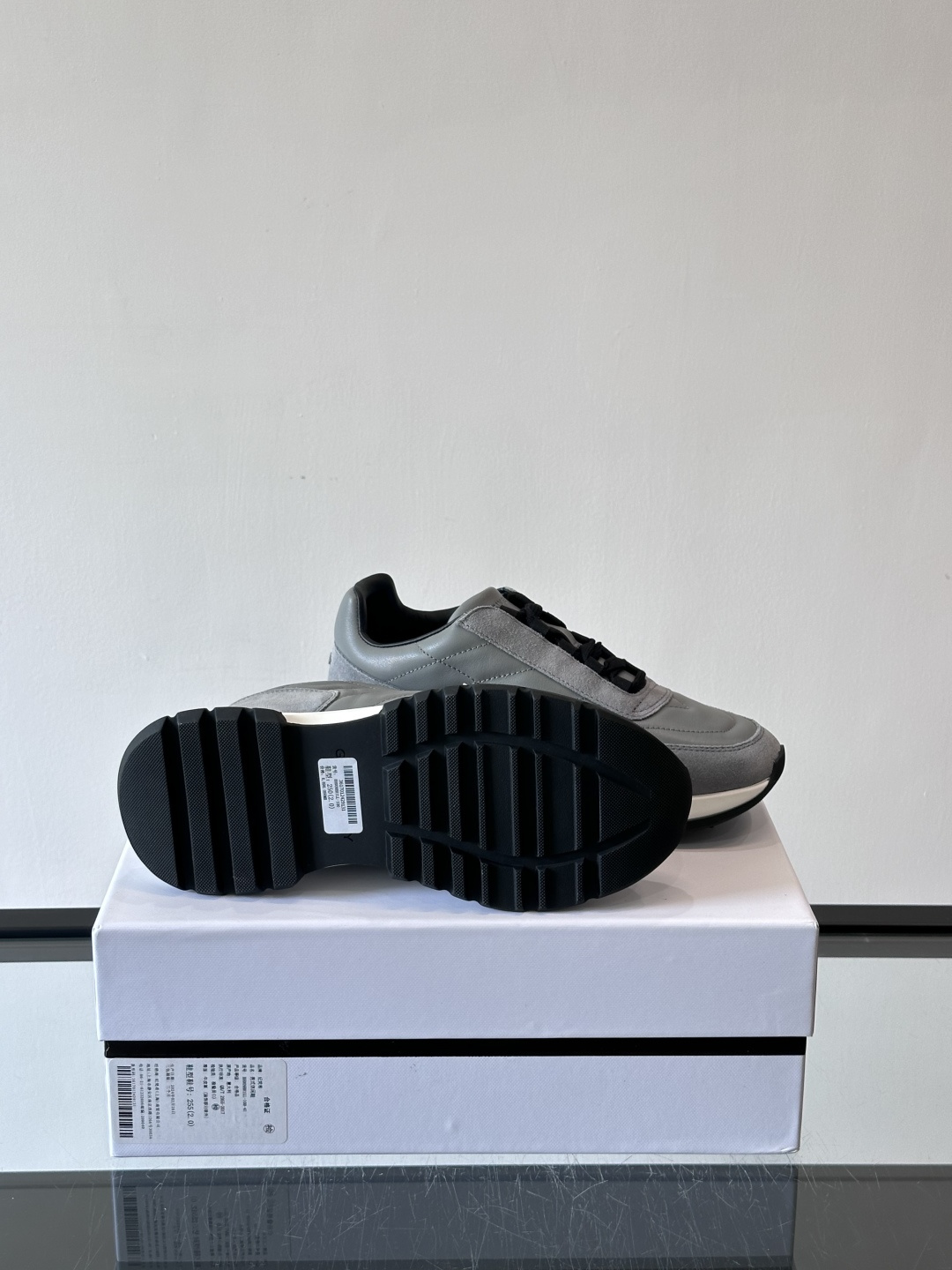 GIVENCH*纪梵希全新系列男鞋通体牛皮设计 易打理✅鞋带才用弹力设计 易穿着✅脚感好✅ 超轻盈✅包裹