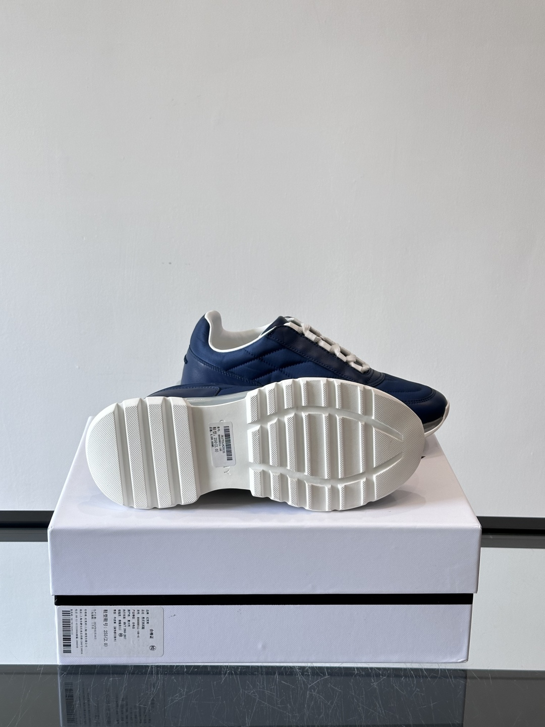 Givenchy/纪梵希 Trainers 系列男士拼接运动鞋官网同步新款，原版购入开发，这款运动鞋采用