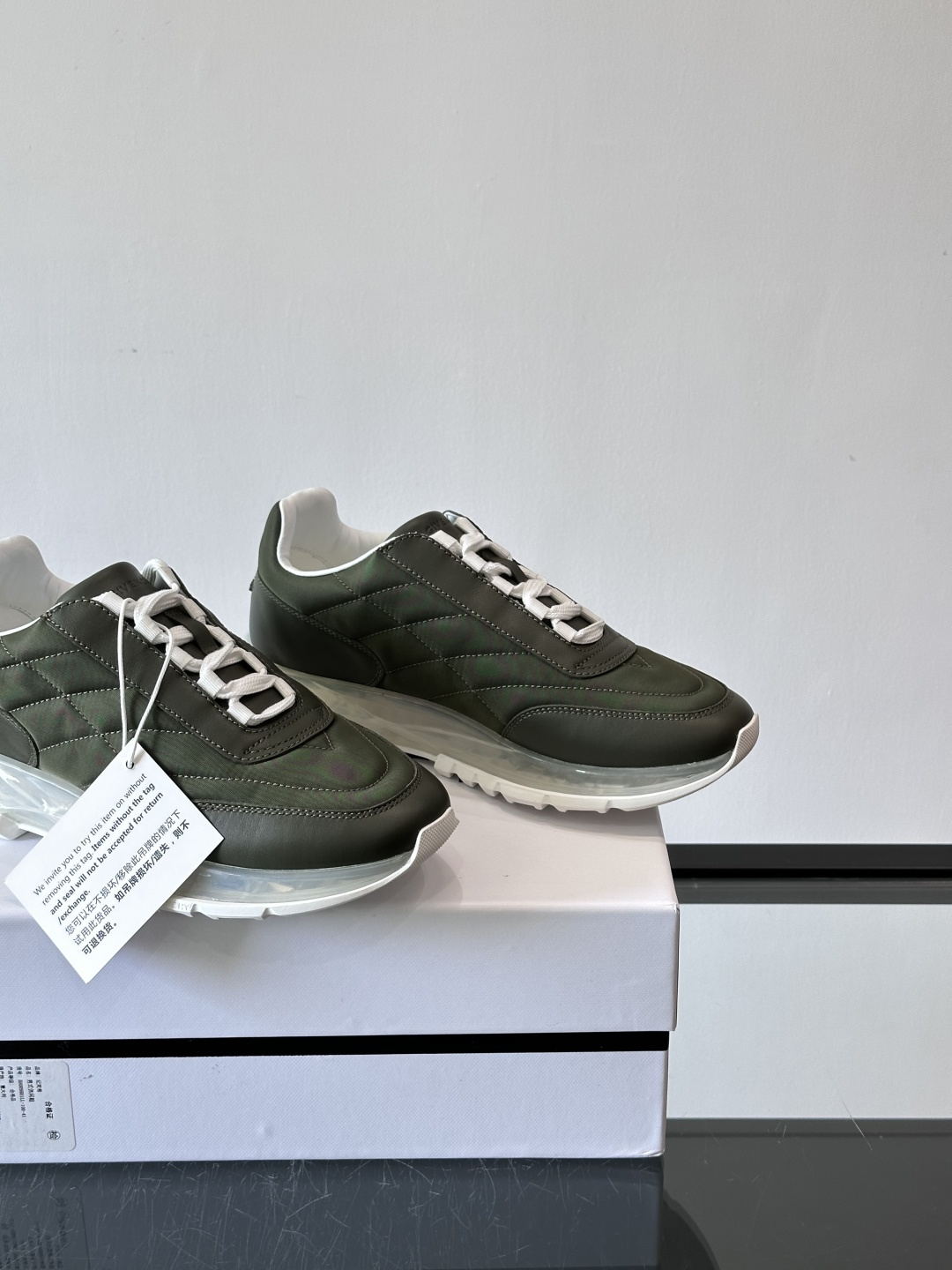 Givenchy/纪梵希 Trainers 系列男士拼接运动鞋官网同步新款，原版购入开发，这款运动鞋采用