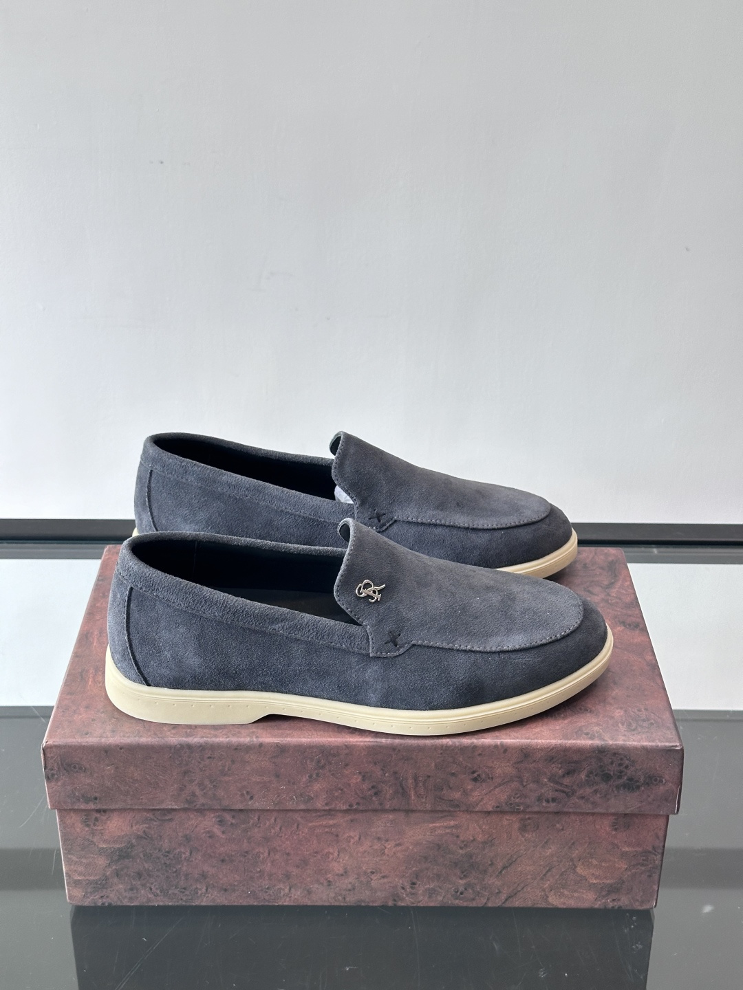 Stefano Ricci男士乐福鞋选，色调超温柔，质感细腻又高级。内里软牛皮+天然橡胶鞋底，穿着舒适不