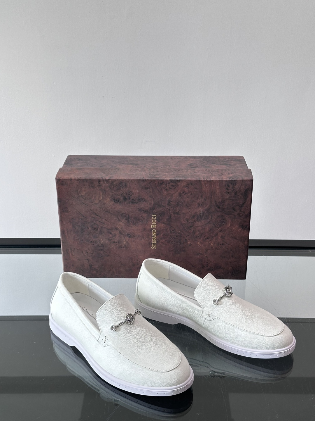 Stefano Ricci男士乐福鞋选，色调超温柔，质感细腻又高级。内里软牛皮+天然橡胶鞋底，穿着舒适不