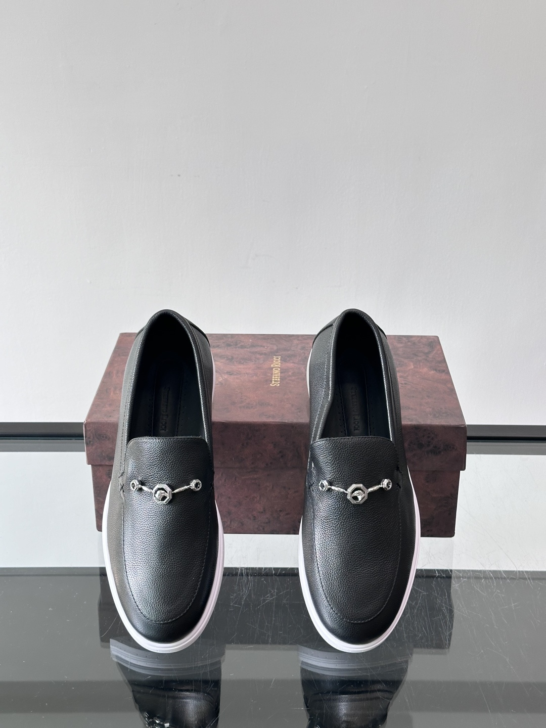 Stefano Ricci男士乐福鞋选，色调超温柔，质感细腻又高级。内里软牛皮+天然橡胶鞋底，穿着舒适不