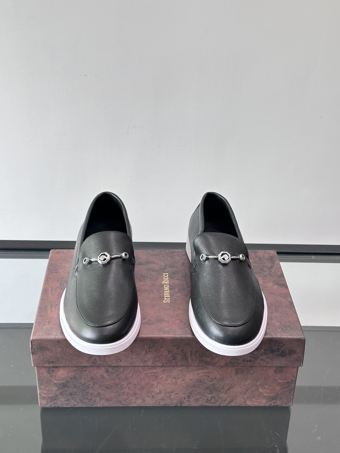 Stefano Ricci男士乐福鞋选，色调超温柔，质感细腻又高级。内里软牛皮+天然橡胶鞋底，穿着舒适不