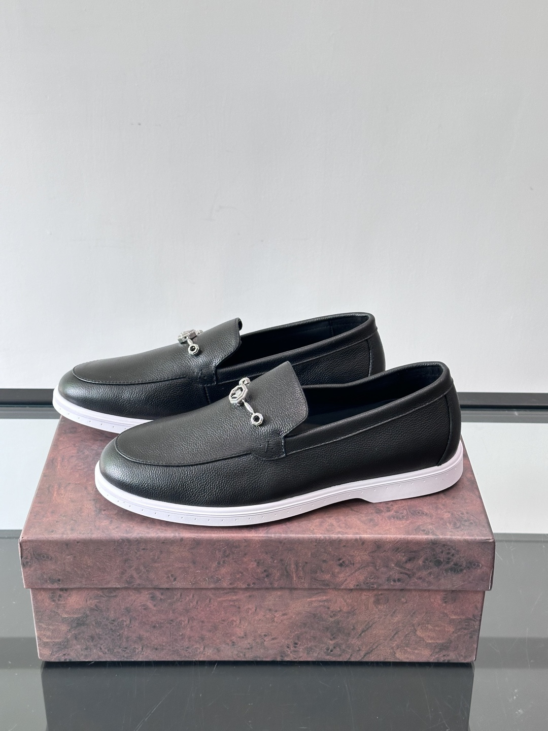 Stefano Ricci男士乐福鞋选，色调超温柔，质感细腻又高级。内里软牛皮+天然橡胶鞋底，穿着舒适不