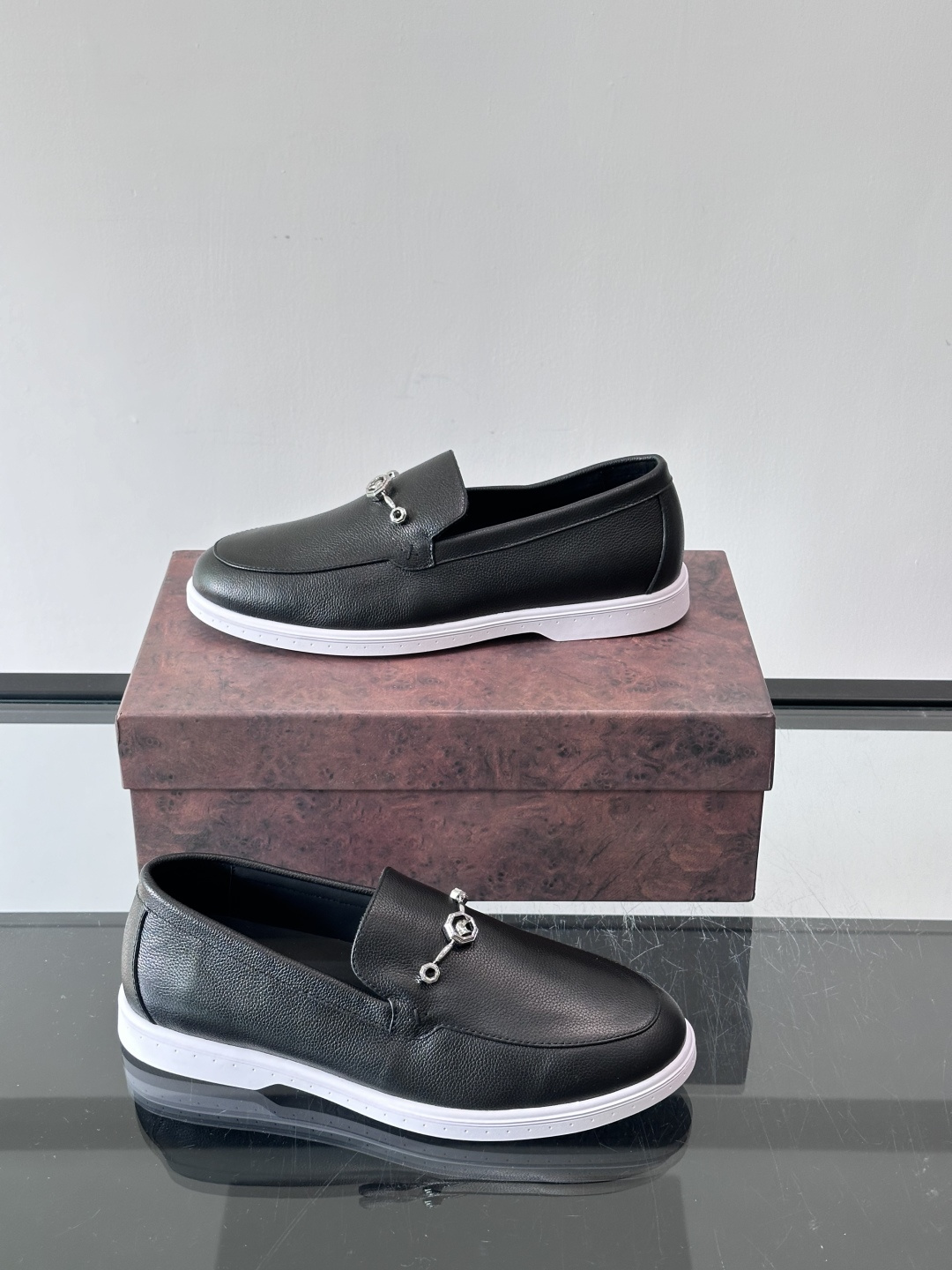 Stefano Ricci男士乐福鞋选，色调超温柔，质感细腻又高级。内里软牛皮+天然橡胶鞋底，穿着舒适不