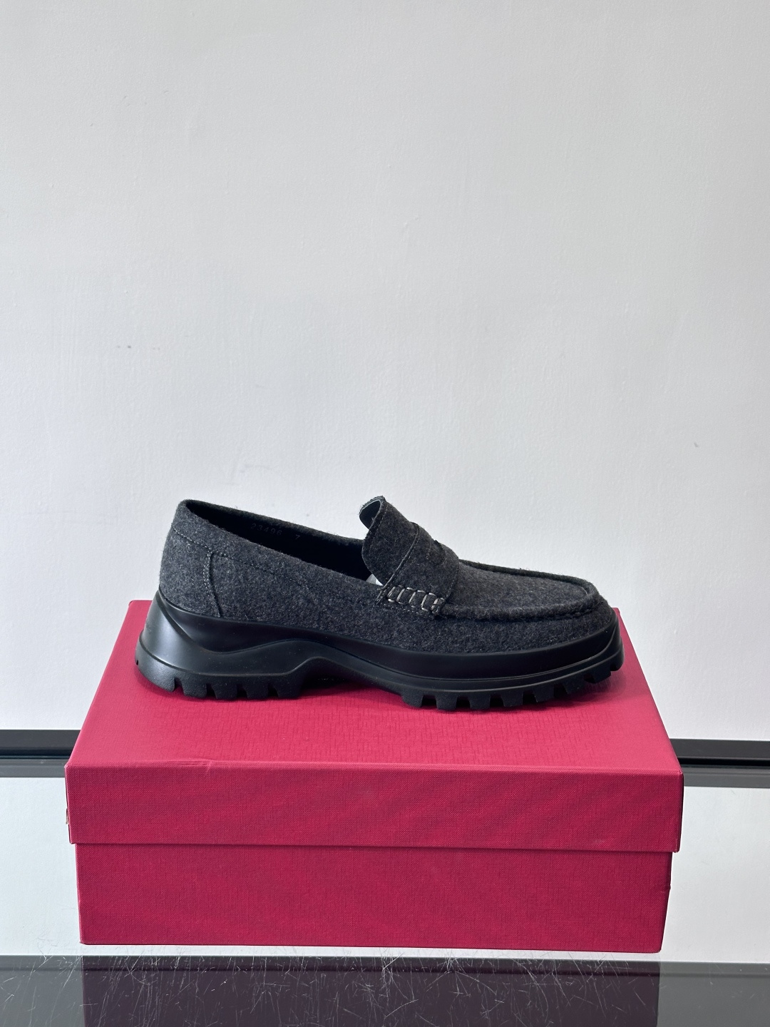 F🆕高端男士正装鞋休闲皮鞋，绅士臻享 型男必备 头层牛皮鞋面 皮质质感一览无余 小牛皮透气内里，橡胶防滑