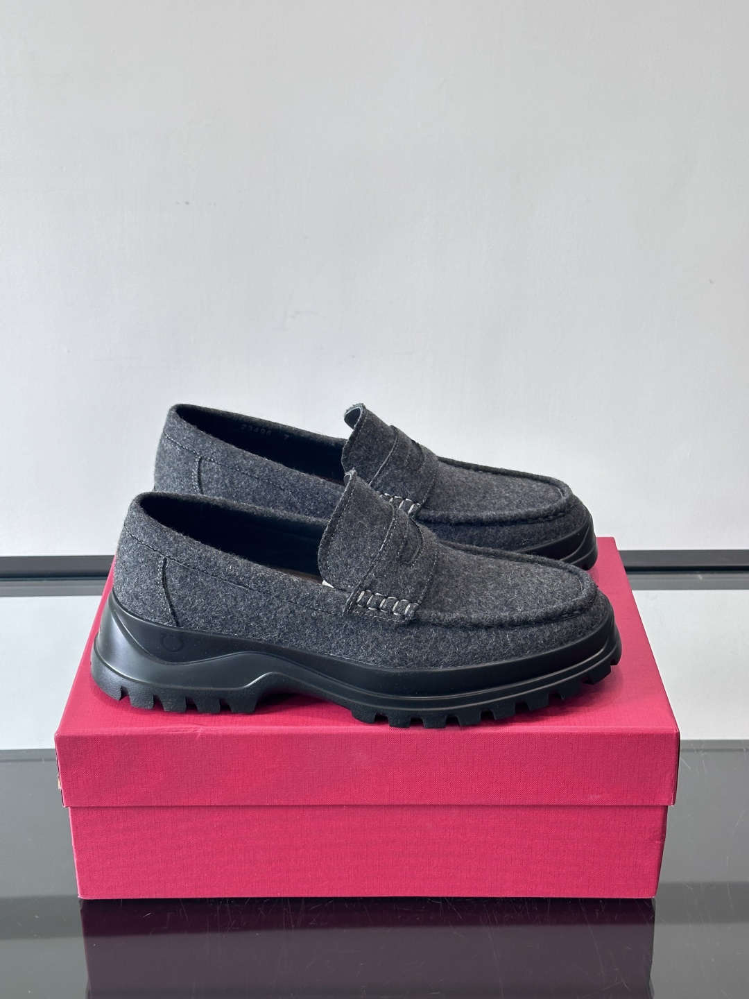 F🆕高端男士正装鞋休闲皮鞋，绅士臻享 型男必备 头层牛皮鞋面 皮质质感一览无余 小牛皮透气内里，橡胶防滑