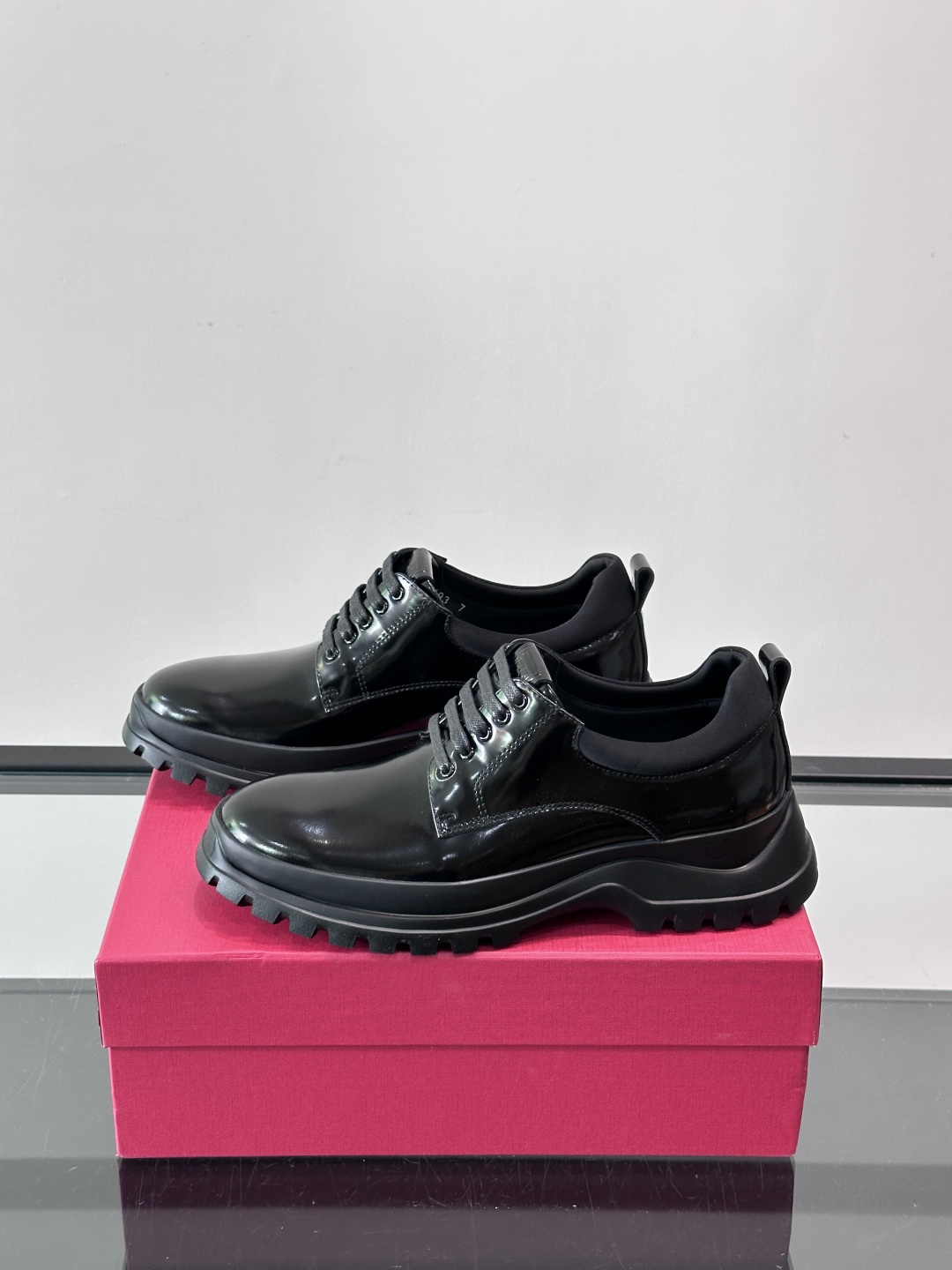 F🆕高端男士正装鞋休闲皮鞋，绅士臻享 型男必备 头层牛皮鞋面 皮质质感一览无余 小牛皮透气内里，橡胶防滑