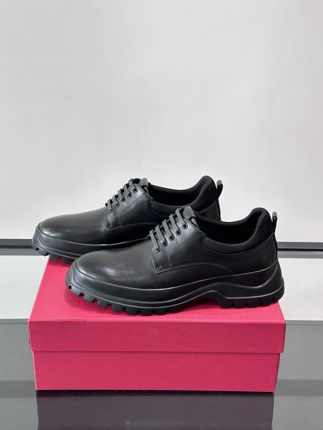 F🆕高端男士正装鞋休闲皮鞋，绅士臻享 型男必备 头层牛皮鞋面 皮质质感一览无余 小牛皮透气内里，橡胶防滑