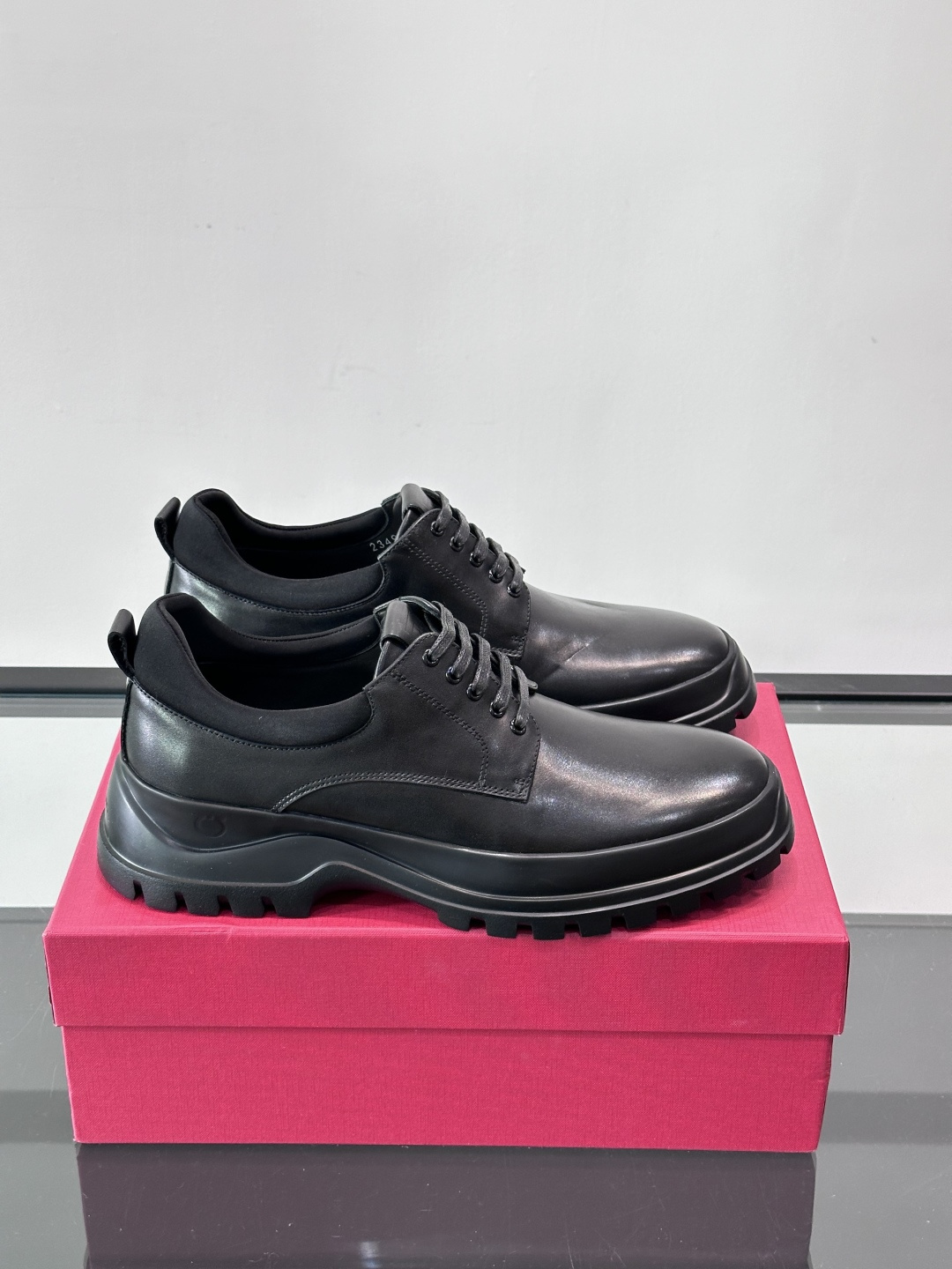 F🆕高端男士正装鞋休闲皮鞋，绅士臻享 型男必备 头层牛皮鞋面 皮质质感一览无余 小牛皮透气内里，橡胶防滑