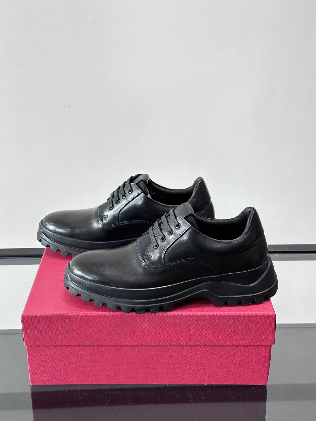 F🆕高端男士正装鞋休闲皮鞋，绅士臻享 型男必备 头层牛皮鞋面 皮质质感一览无余 小牛皮透气内里，橡胶防滑