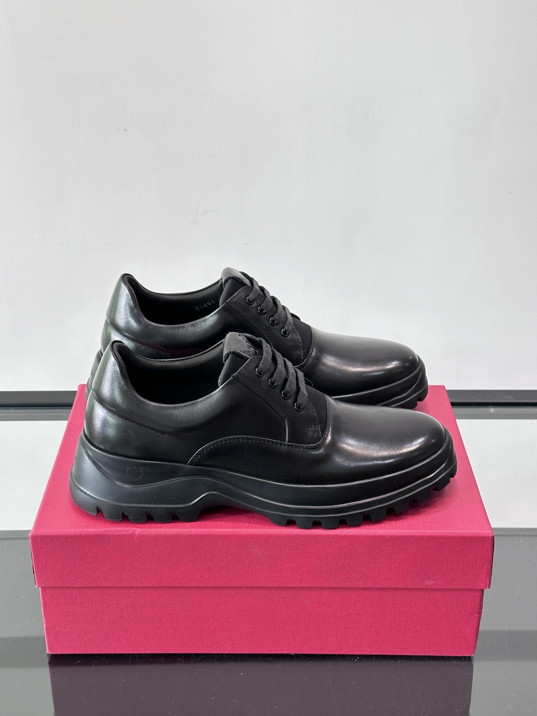 F🆕高端男士正装鞋休闲皮鞋，绅士臻享 型男必备 头层牛皮鞋面 皮质质感一览无余 小牛皮透气内里，橡胶防滑