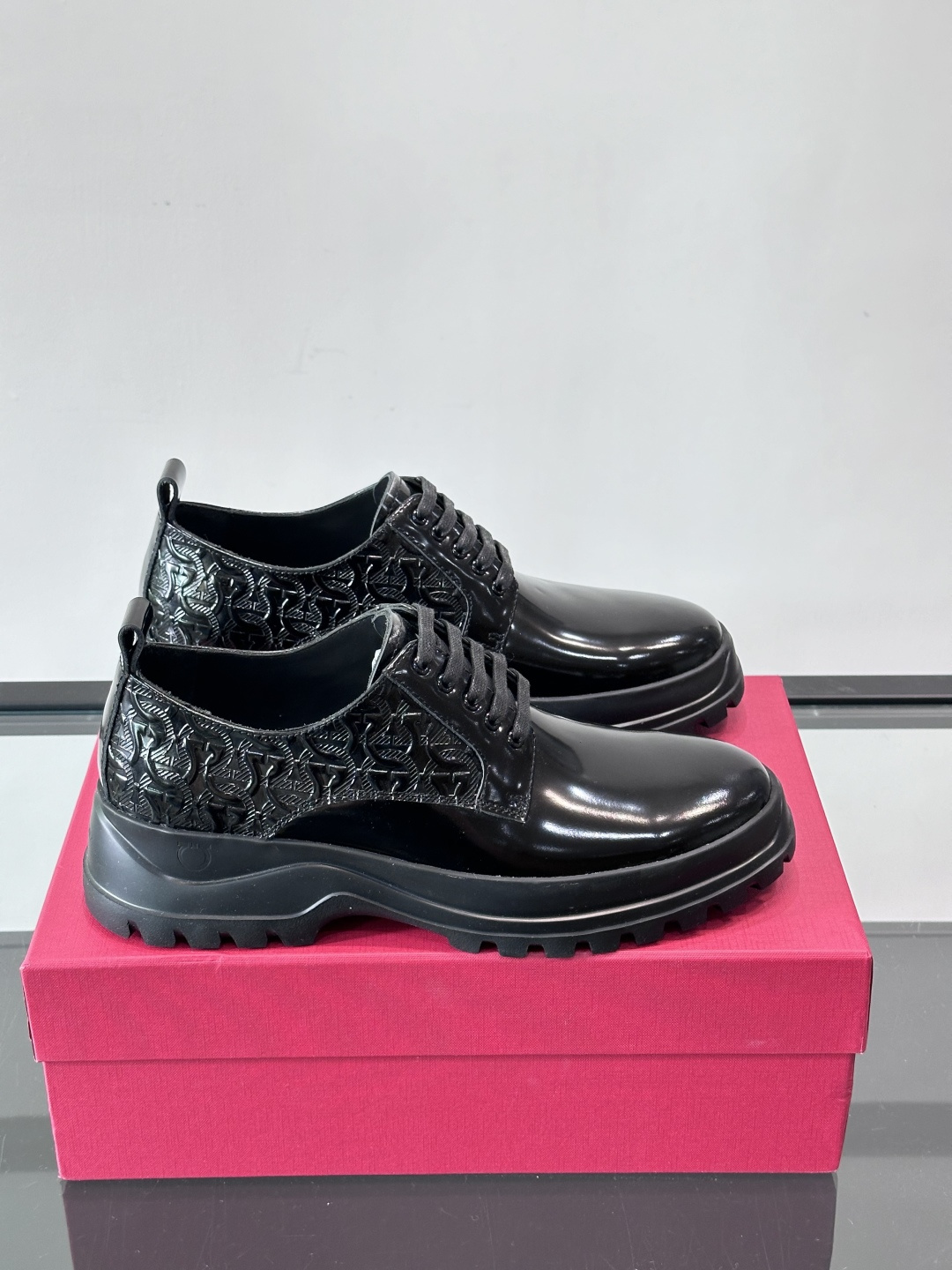 F🆕高端男士正装鞋休闲皮鞋，绅士臻享 型男必备 头层牛皮鞋面 皮质质感一览无余 小牛皮透气内里，橡胶防滑