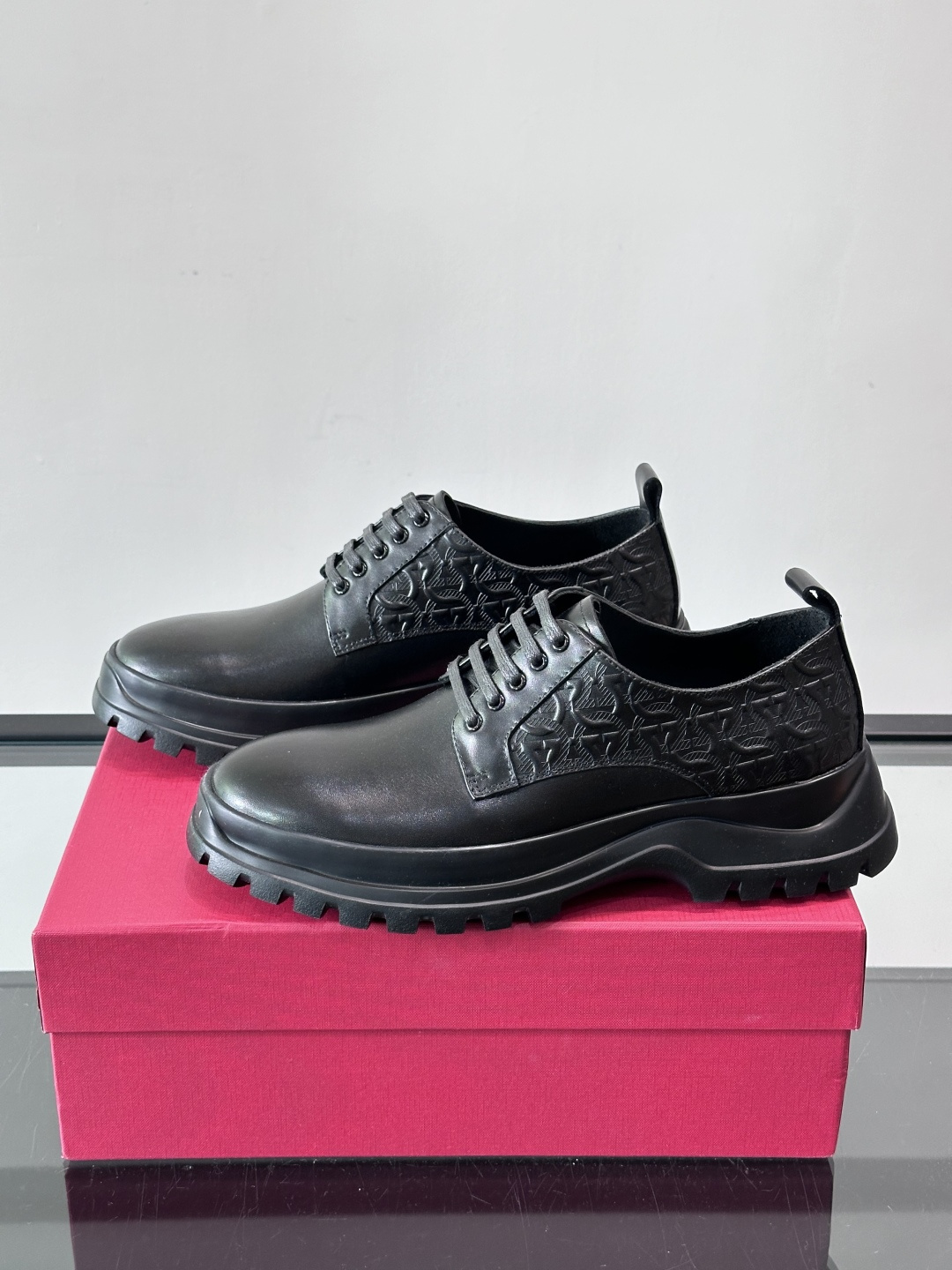 F🆕高端男士正装鞋休闲皮鞋，绅士臻享 型男必备 头层牛皮鞋面 皮质质感一览无余 小牛皮透气内里，橡胶防滑