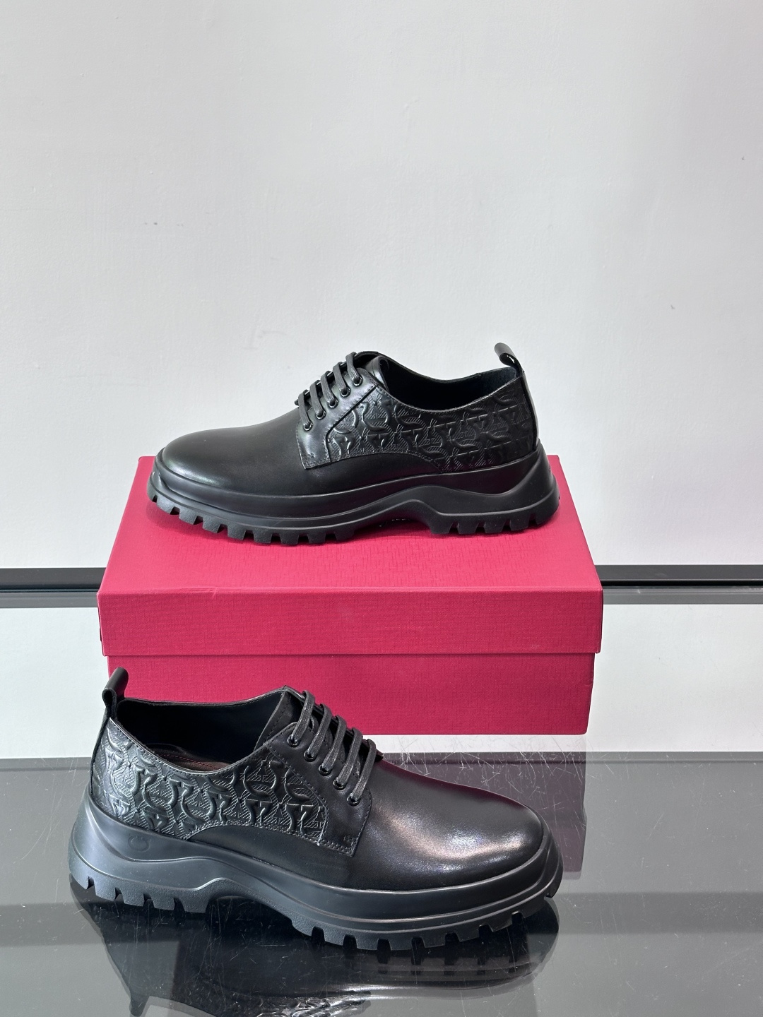 F🆕高端男士正装鞋休闲皮鞋，绅士臻享 型男必备 头层牛皮鞋面 皮质质感一览无余 小牛皮透气内里，橡胶防滑