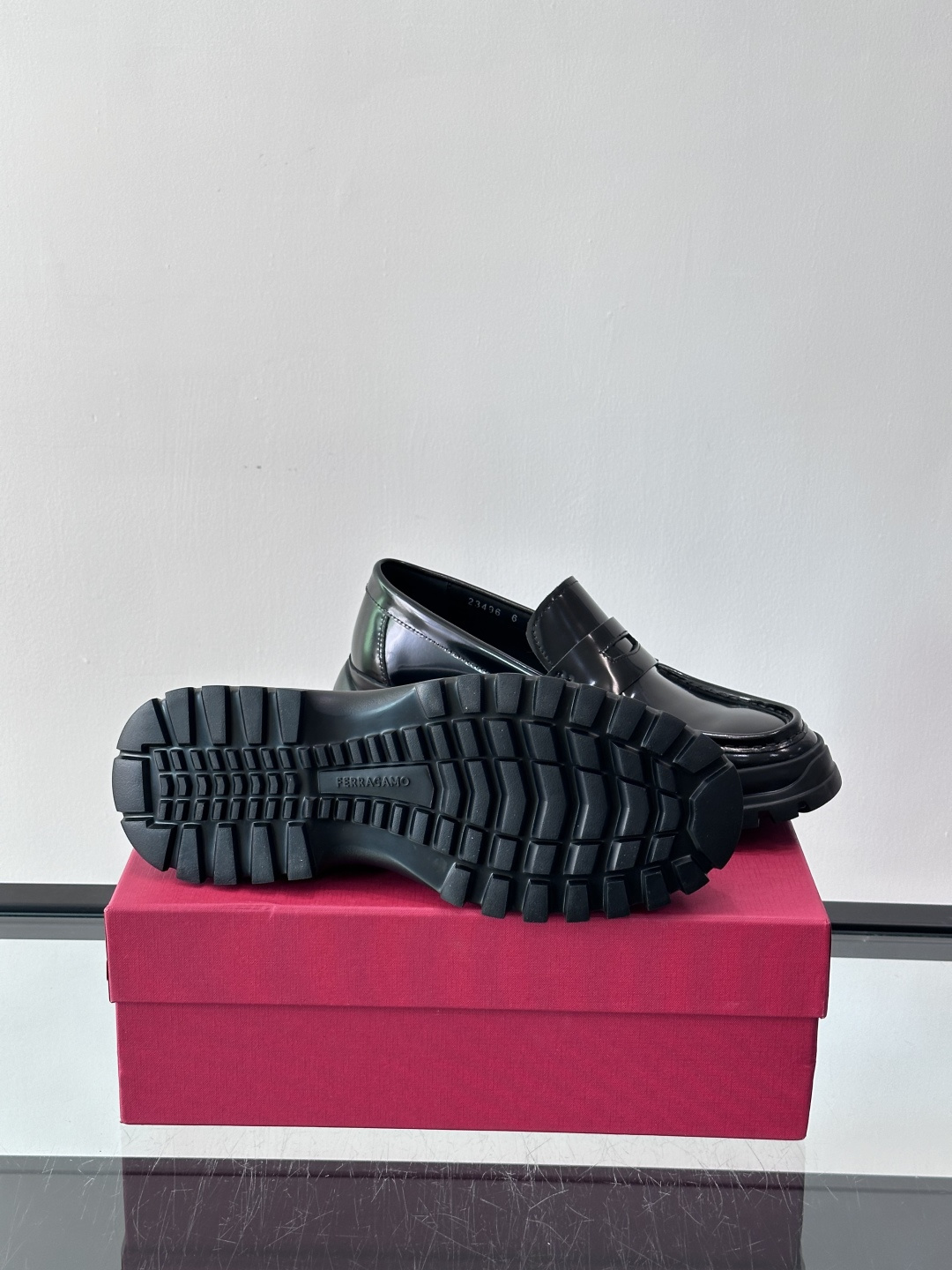 F🆕高端男士正装鞋休闲皮鞋，绅士臻享 型男必备 头层牛皮鞋面 皮质质感一览无余 小牛皮透气内里，橡胶防滑