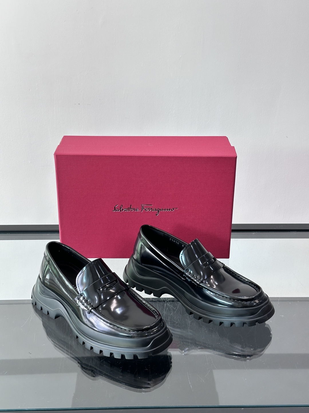 F🆕高端男士正装鞋休闲皮鞋，绅士臻享 型男必备 头层牛皮鞋面 皮质质感一览无余 小牛皮透气内里，橡胶防滑