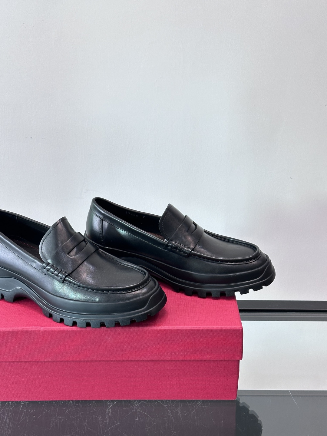 F🆕高端男士正装鞋休闲皮鞋，绅士臻享 型男必备 头层牛皮鞋面 皮质质感一览无余 小牛皮透气内里，橡胶防滑