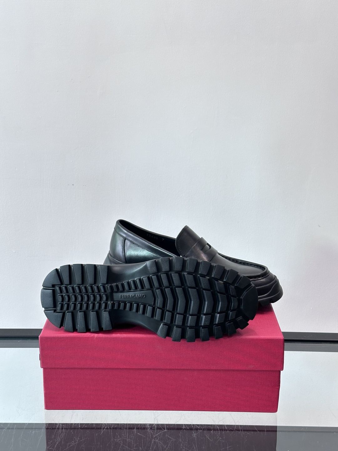 F🆕高端男士正装鞋休闲皮鞋，绅士臻享 型男必备 头层牛皮鞋面 皮质质感一览无余 小牛皮透气内里，橡胶防滑