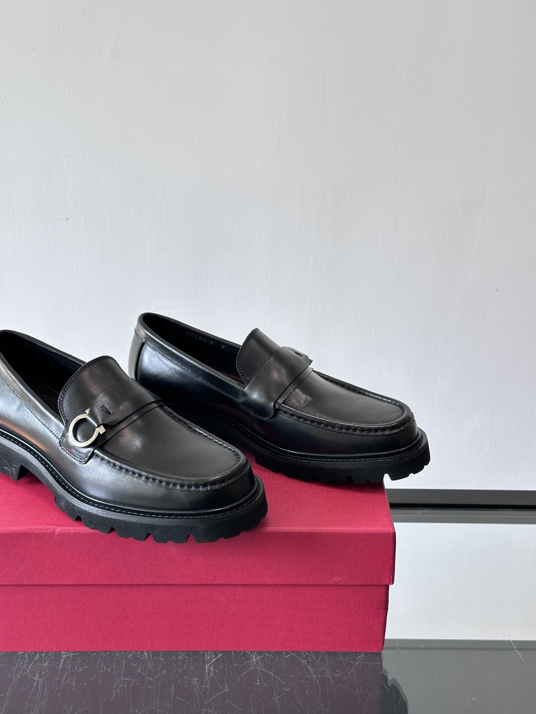 F🆕高端男士正装鞋休闲皮鞋，绅士臻享 型男必备 头层牛皮鞋面 皮质质感一览无余 小牛皮透气内里，橡胶防滑