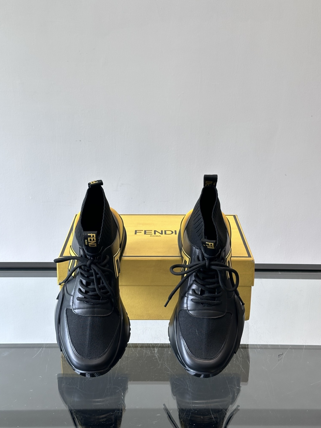 👟Fendi Flow男士运动鞋，高科技布料+牛皮拼接，Lycra®细节超舒适！鞋舌FF图案+鞋跟凸纹“