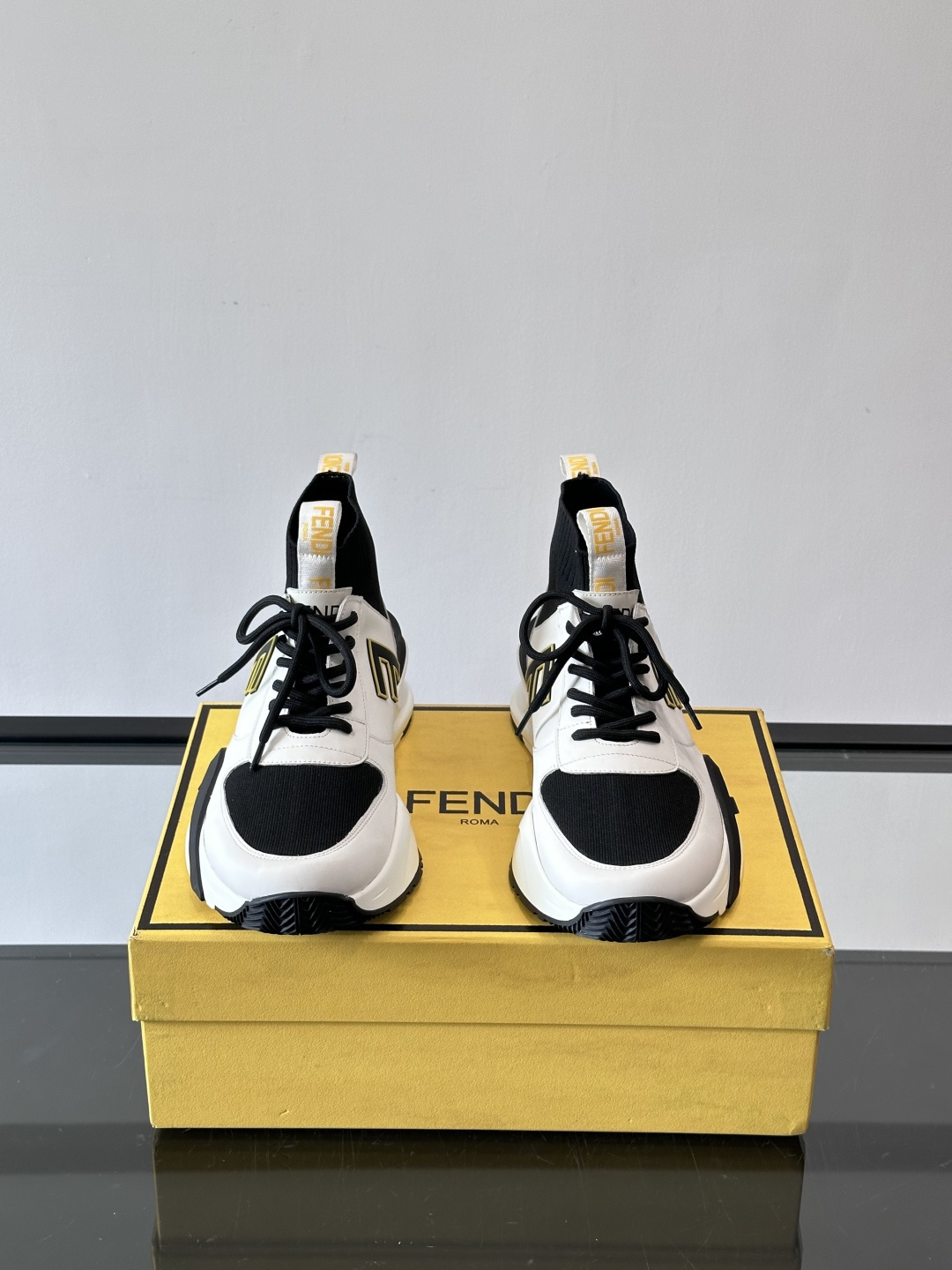 👟Fendi Flow男士运动鞋，高科技布料+牛皮拼接，Lycra®细节超舒适！鞋舌FF图案+鞋跟凸纹“