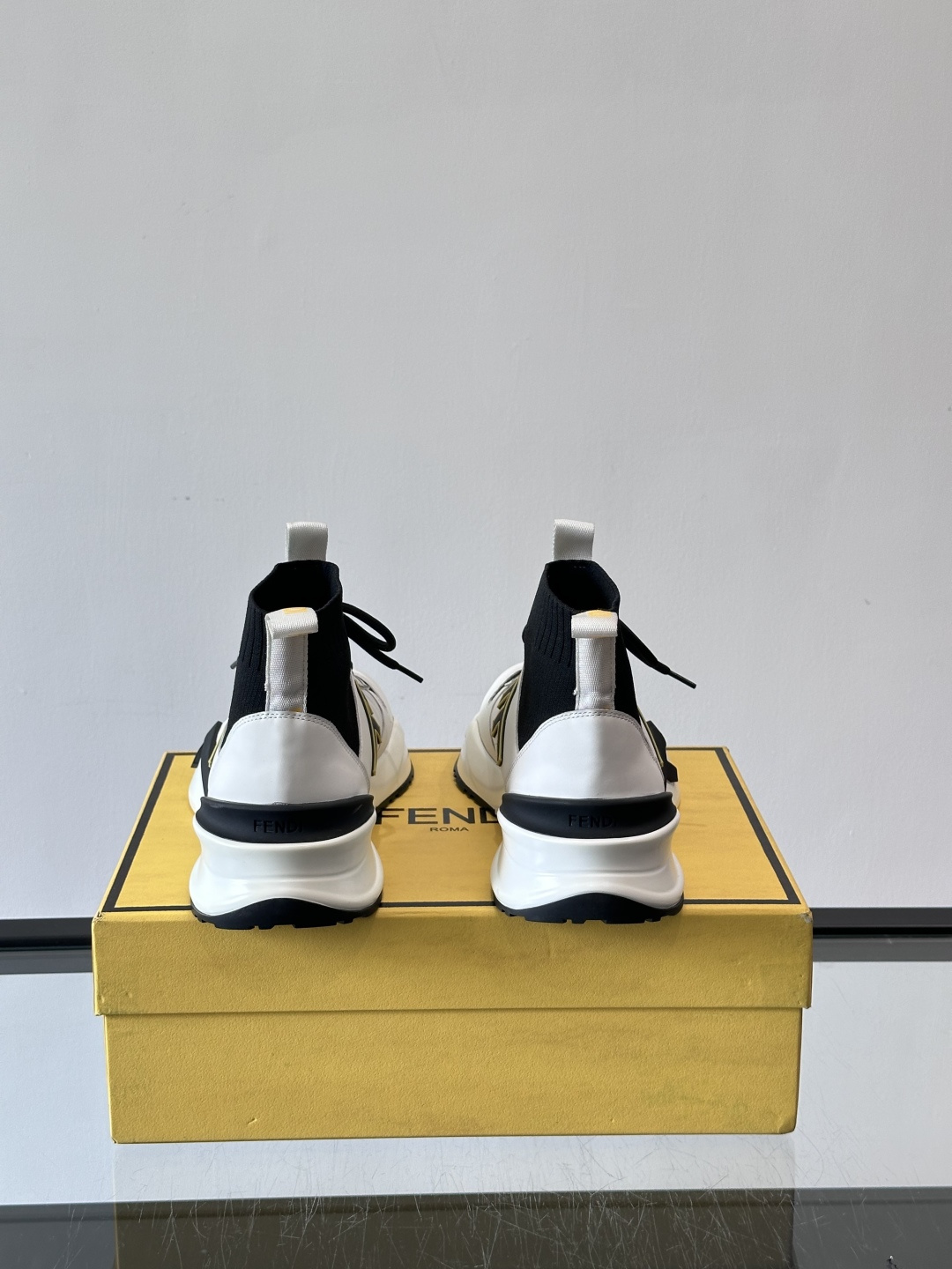 👟Fendi Flow男士运动鞋，高科技布料+牛皮拼接，Lycra®细节超舒适！鞋舌FF图案+鞋跟凸纹“