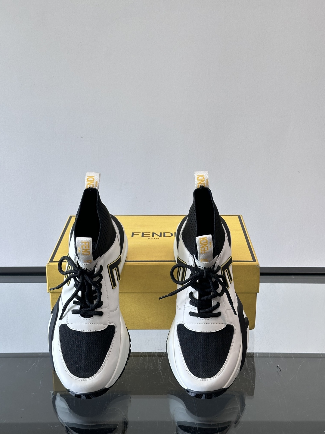 👟Fendi Flow男士运动鞋，高科技布料+牛皮拼接，Lycra®细节超舒适！鞋舌FF图案+鞋跟凸纹“