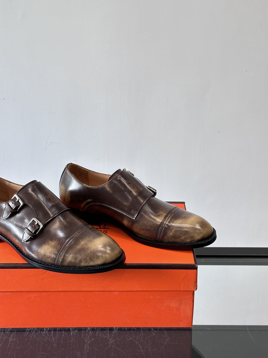 H爱马仕双扣孟克鞋，头层牛皮+金属扣带，质感细腻又耐用！圆头设计+经典缝线，低调优雅，商务休闲都能轻松驾