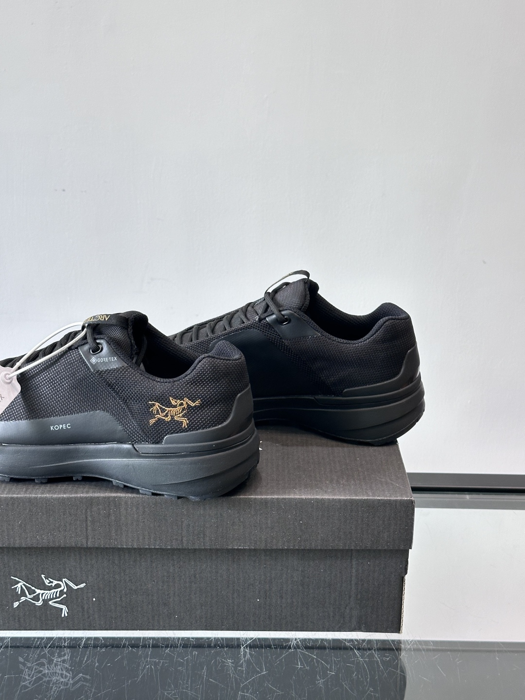 ARC’TERYX KoPec GTX黑金徒步鞋，GORE-TEX防水透气，户外徒步&日常穿搭都OK！鞋