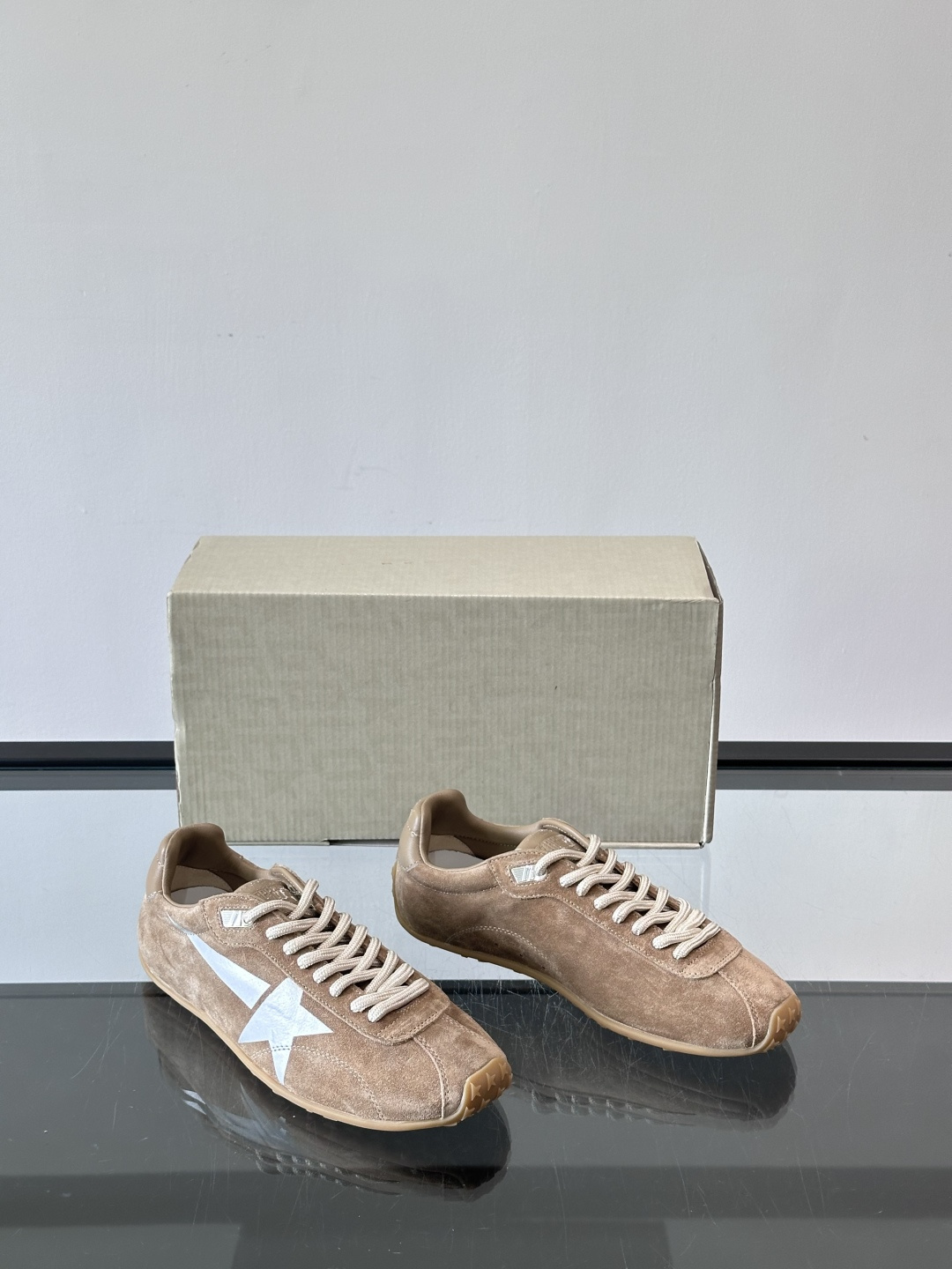 Golden Goose Marathon SPeed系列棕l小脏鞋，经典复古德训鞋灵感，绒面皮革+做旧